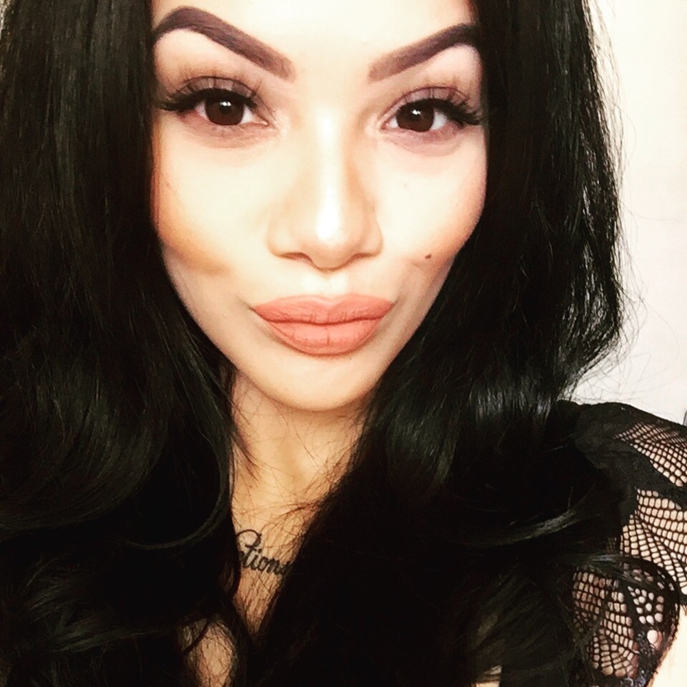 Meet your Posher, April